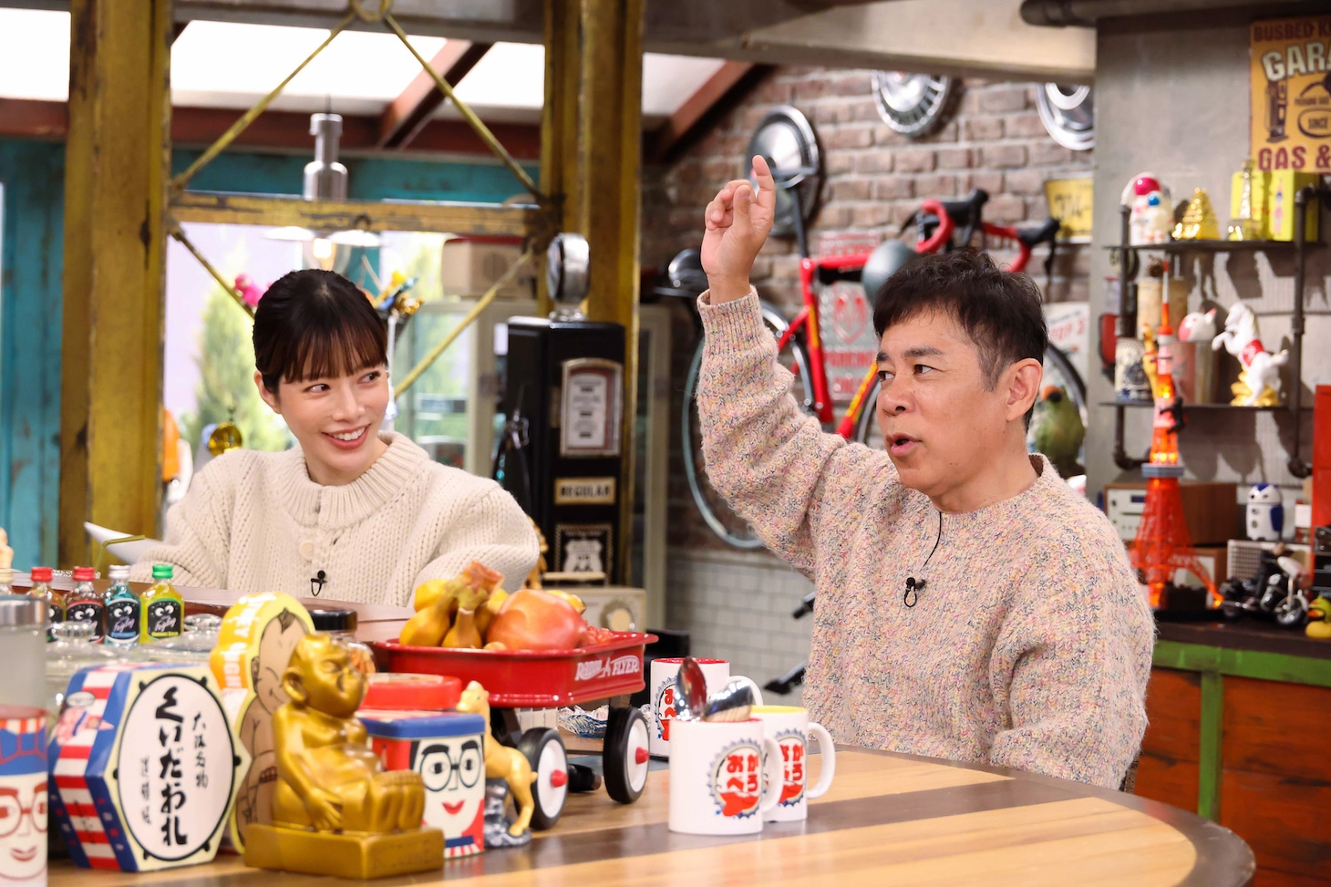 「おかべろ」2月7日放送回の様子。左から桜井ユキ、岡村隆史