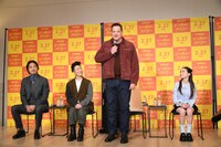 左から平岳大、HIKARI、ブレンダン・フレイザー、ゴーマン・シャノン・眞陽