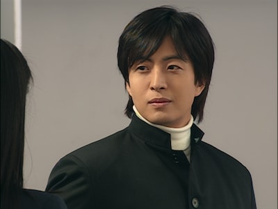 「映画 冬のソナタ 日本特別版」新場面写真。ペ・ヨンジュン演じる高校時代のチュンサン