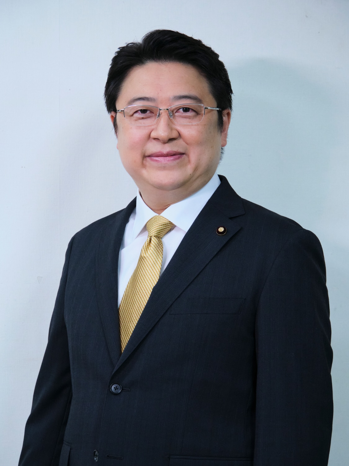 ドラマ「ぴーすおぶせーふ」で内閣総理大臣・等々力を演じる吉田ウーロン太