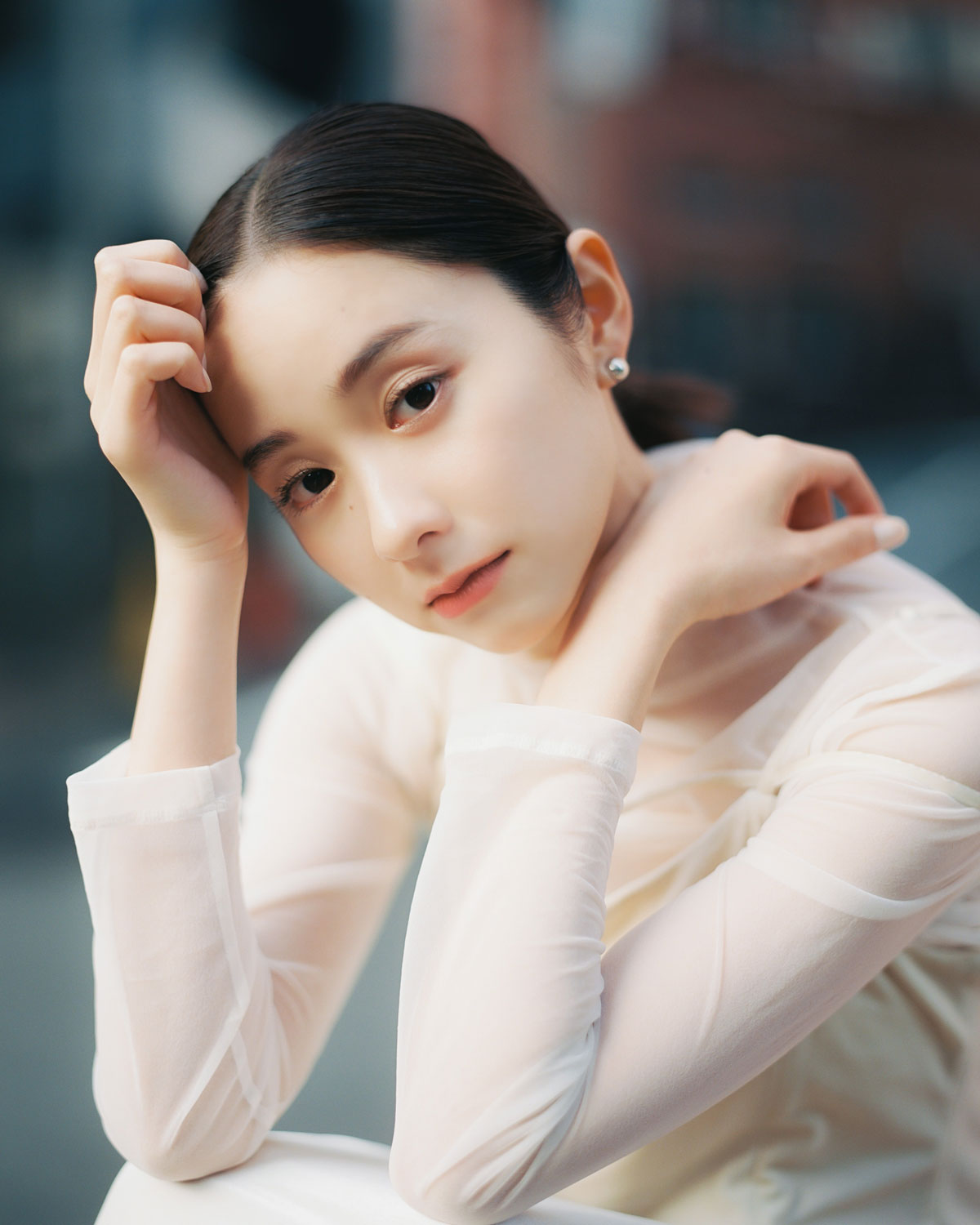 「AMUSE Audition 2025-26『私が撮りたかった俳優の原石展』」で展示される堀田真由の撮り下ろしカット。オーディションでアンバサダーを務めた