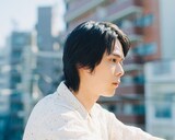 「AMUSE Audition 2025-26『私が撮りたかった俳優の原石展』」で展示される細田佳央太の撮り下ろしカット。オーディションでアンバサダーを務めた