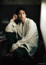 ドラマ「リラの花咲くけものみち2」で久保残雪を演じる萩原利久。「大自然に囲まれながら、また動物とのお芝居をできるのが楽しみです」と語っている