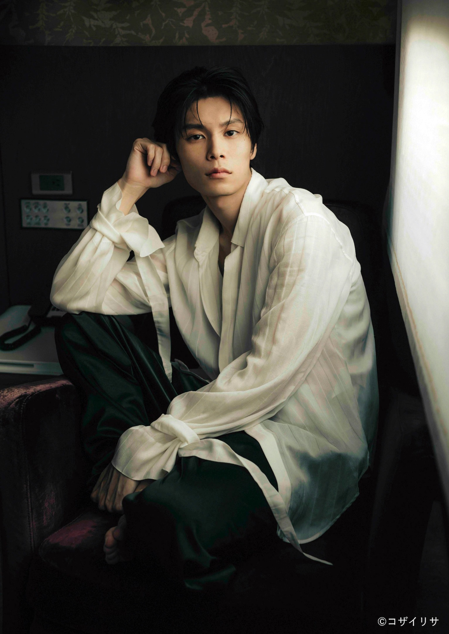 ドラマ「リラの花咲くけものみち2」で久保残雪を演じる萩原利久。「大自然に囲まれながら、また動物とのお芝居をできるのが楽しみです」と語っている