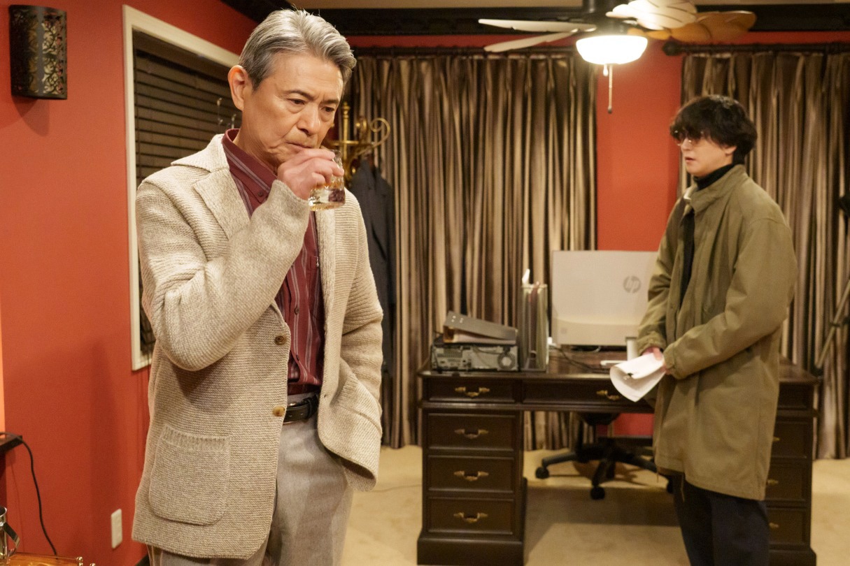 ドラマ「精神分析医 氷室想介の事件簿3-カリスマ塾長の闇…職員転落死の過去と連続殺人の謎-」場面写真