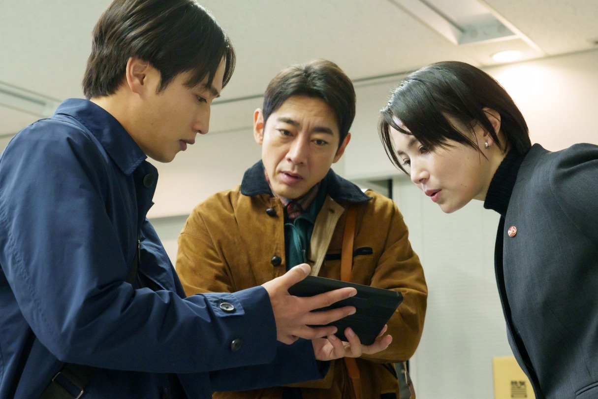 ドラマ「精神分析医 氷室想介の事件簿3-カリスマ塾長の闇…職員転落死の過去と連続殺人の謎-」場面写真