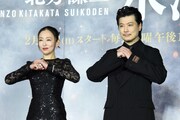 左から松雪泰子、玉山鉄二