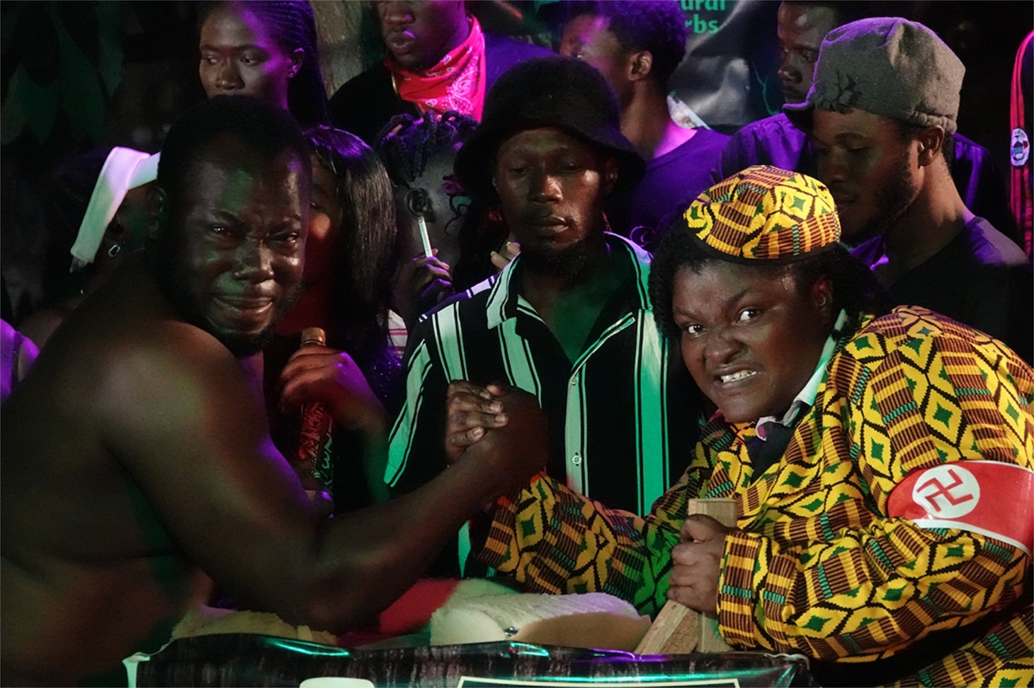 「アフリカン・カンフー・ナチス2 逆襲のロボトラー」場面写真