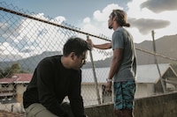 「マウカ・トゥ・マカイ 山から海へ」場面写真 ©Okano Maikau Productions, Ohina