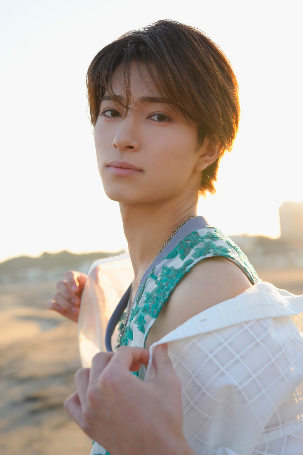 「ゴジュウジャー」百夜陸王役・鈴木秀脩の1st写真集発売、横須賀と北海道で撮影