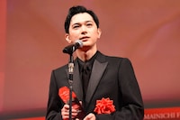 第80回毎日映画コンクール贈呈式より、主演俳優賞を受賞した 「国宝」の吉沢亮