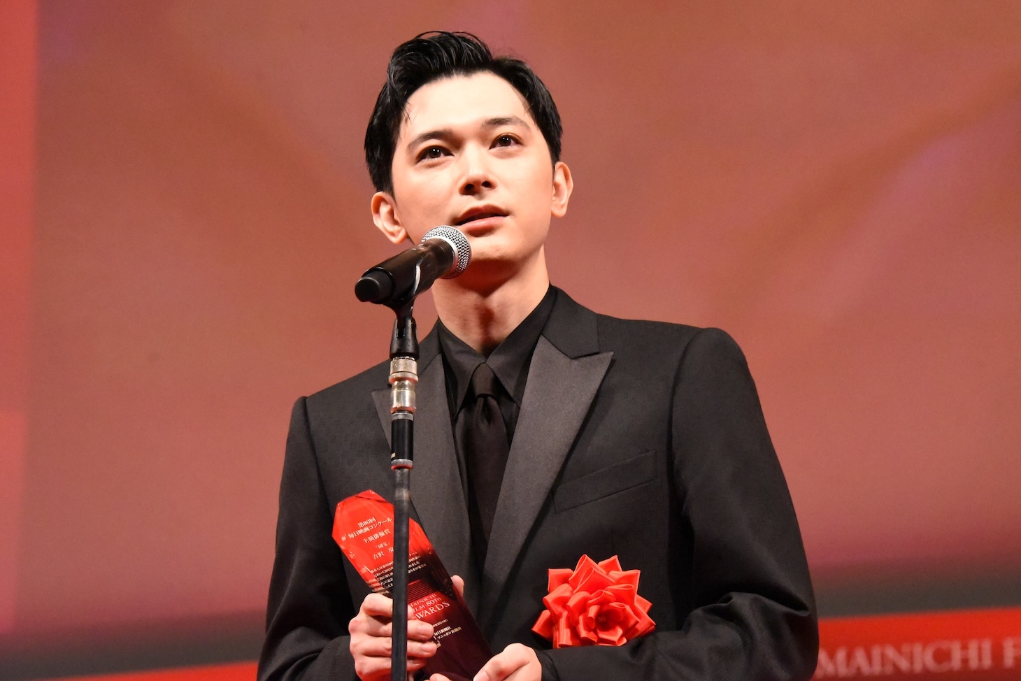 第80回毎日映画コンクール贈呈式より、主演俳優賞を受賞した 「国宝」の吉沢亮