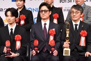第80回毎日映画コンクール贈呈式より、左から林裕太、李相日、吉田大八