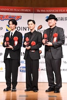 第80回毎日映画コンクール贈呈式より、左から林裕太、吉沢亮、佐藤二朗