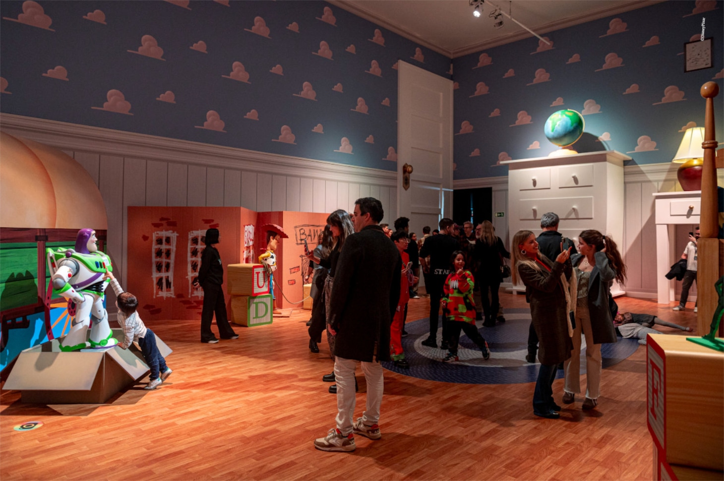 「『ピクサーの世界展』あなたが夢見た物語の世界へ」イメージ画像