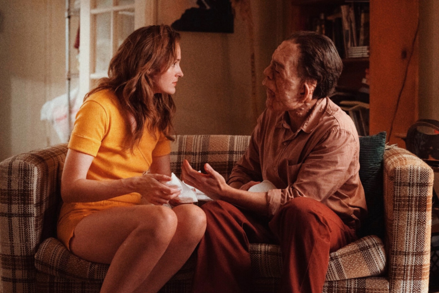 「顔を捨てた男」場面写真 ©2023 FACES OFF RIGHTS LLC. ALL RIGHTS RESERVED.