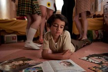 シルヴィ・バルタンも本人役で出演、内反足の息子とパワフルな母の実話描いた映画公開