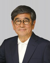 プレミアムドラマ「対決」で小山内源壱を演じる石坂浩二