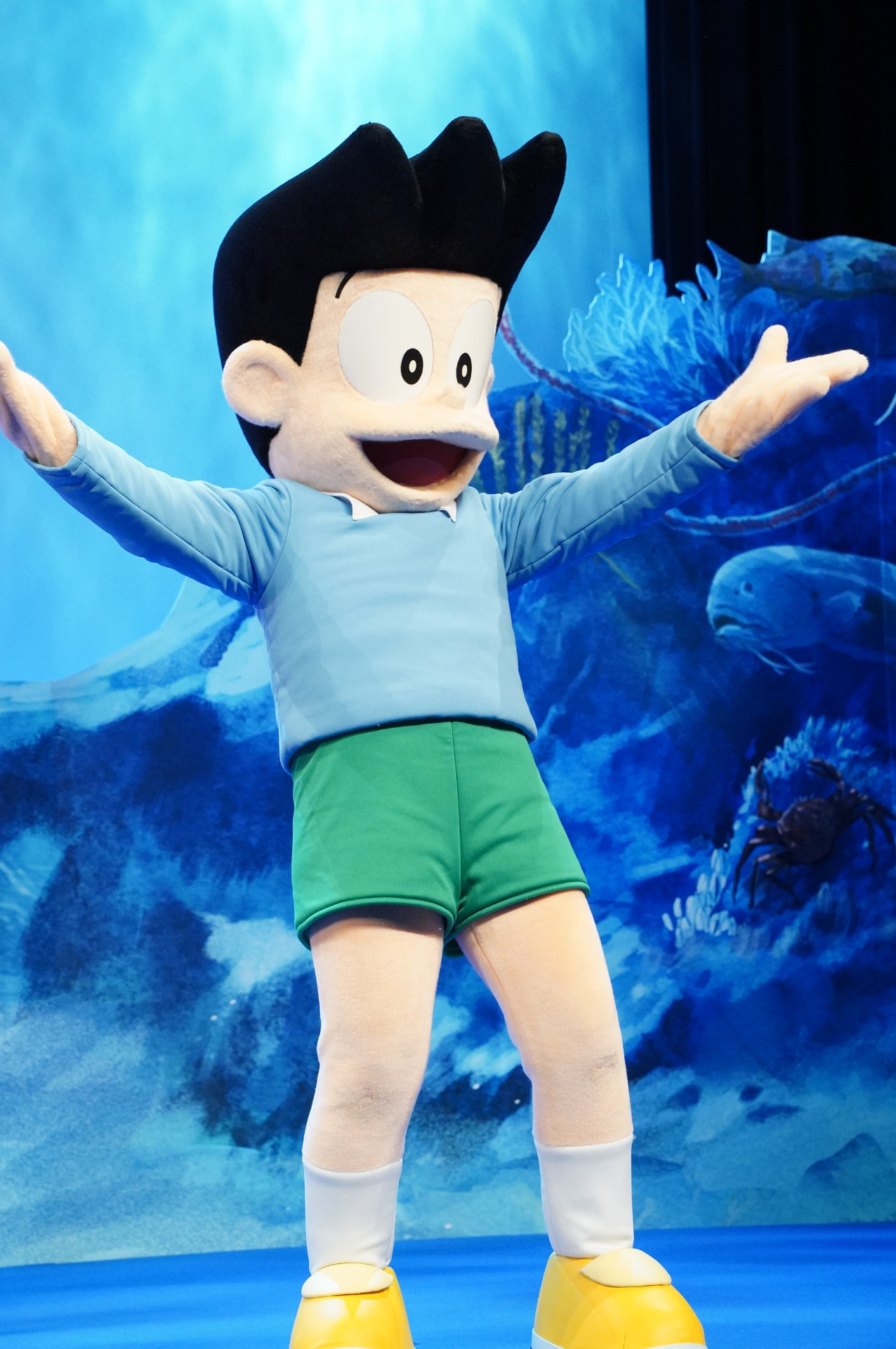 「映画ドラえもん 新・のび太の海底鬼岩城」完成披露試写会より、スネ夫。照れくさそうに「骨川スネ夫と申します」と自己紹介した