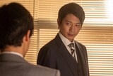「事件は、その周りで起きている」シリーズ3 場面写真。向井理演じる椎名耀司