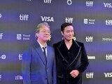 第50回トロント国際映画祭より、パク・チャヌク（左）とイ・ビョンホン（右）