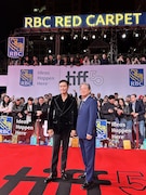 第50回トロント国際映画祭より、イ・ビョンホン（左）とパク・チャヌク（右）