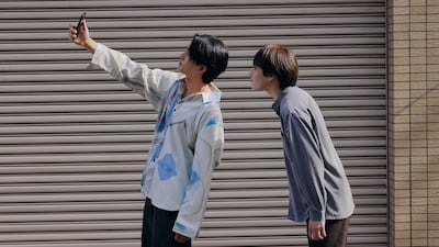 「The Boy Next World ～並行世界の恋人～」第6話の場面写真。国上将大演じる武藤海心（左）、西銘駿演じる楽本愛（右）