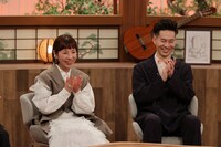 「ハンバート ハンバートと『笑ったり転んだり』をもっと語ったり♪」より、ハンバート ハンバートの佐藤良成（右）、佐野遊穂（左）