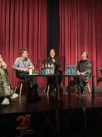 ベルリン批評家週間にて、「禍禍女」上映後トークイベントに出席した監督・ゆりやんレトリィバァ（中央）