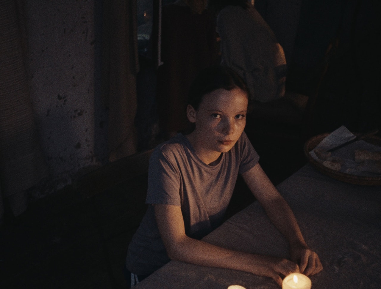 「落下音」場面写真。2020年代を生きるレンカ