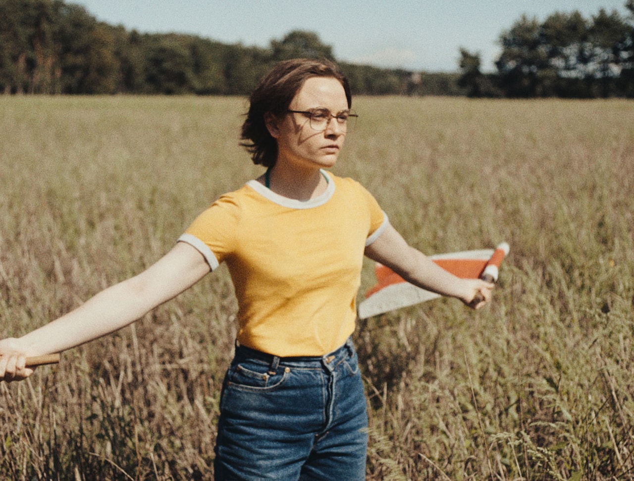 怪奇譚「落下音」内田春菊らの推薦コメント到着、少女の心が揺れるさま映す本編映像も