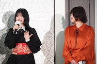 映画「鬼の花嫁」製作報告会より、左から吉川愛、池田千尋