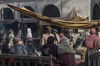 ドラマ「ヤング シャーロック ～オックスフォード事件簿～」場面写真 Daniel Smith, © Amazon Content Services LLC