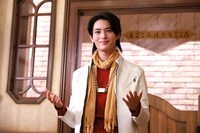 「ナンバーワン戦隊ゴジュウジャーVSブンブンジャー」場面写真。遠野吠 / ゴジュウウルフ役の冬野心央