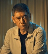 国際共同制作ドラマ「ロスト・アンド・ファウンド～君を探して」より、杉本哲太演じる服部真