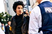 「TOKYO BURST-犯罪都市-」より、水上恒司演じる相葉四郎。腕っぷしの強さと血の気の多さから、すぐに手を出してしまう