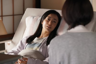 「90メートル」場面写真。菅野美穂演じる母・美咲