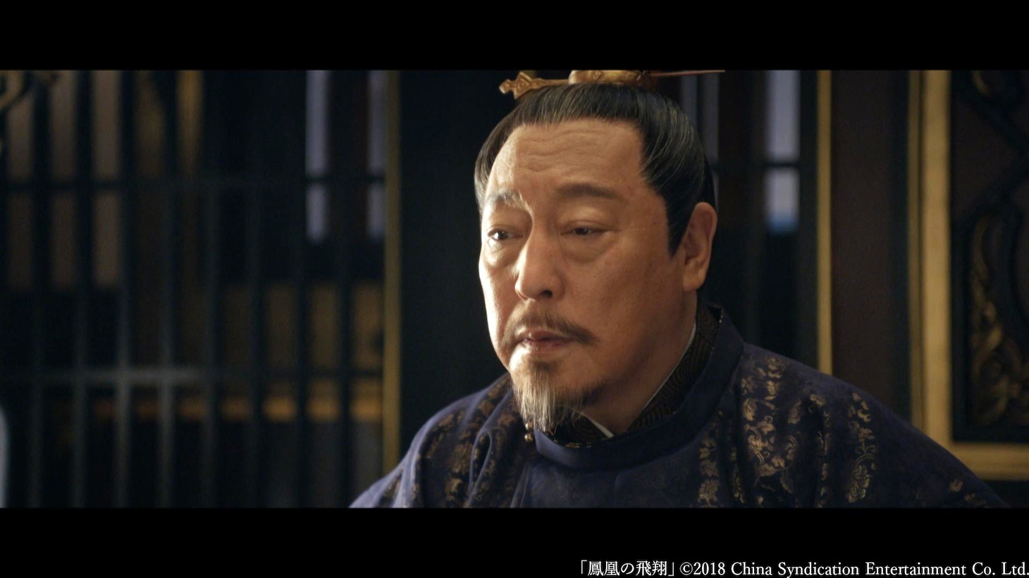 天盛の初代皇帝・寧世征。演じたのは中国ドラマ「三国志 Three Kingdoms」のニー・ダーホン（倪大紅）