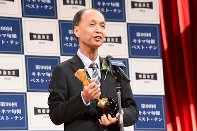 2025年 第99回キネマ旬報ベスト・テンにて、「旅と日々」が作品賞（日本映画ベスト・テン第1位）を受賞。同作を配給したビターズ・エンドの定井勇二がトロフィーを受け取った