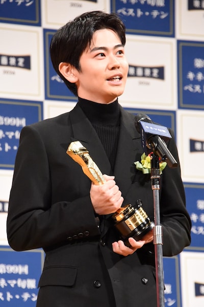 2025年 第99回キネマ旬報ベスト・テン表彰式より、「見はらし世代」ほかで新人男優賞を受賞した黒崎煌代