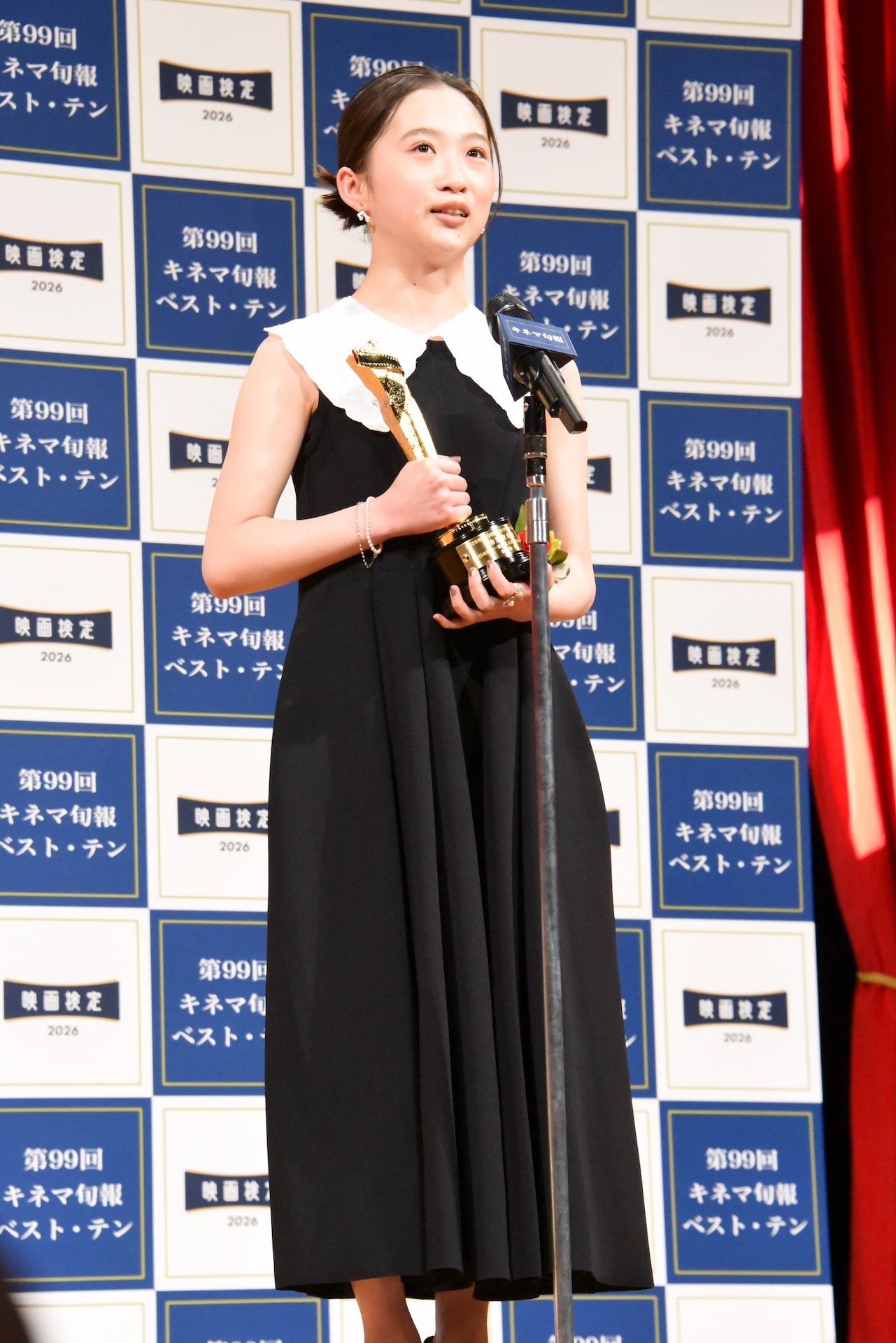 2025年 第99回キネマ旬報ベスト・テン表彰式より、助演女優賞を受賞した「今日の空が一番好き、とまだ言えない僕は」の伊東蒼