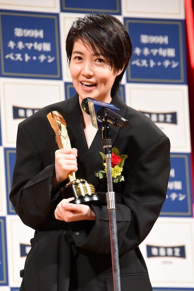 2025年 第99回キネマ旬報ベスト・テン表彰式より、「旅と日々」で主演女優賞を受賞したシム・ウンギョン