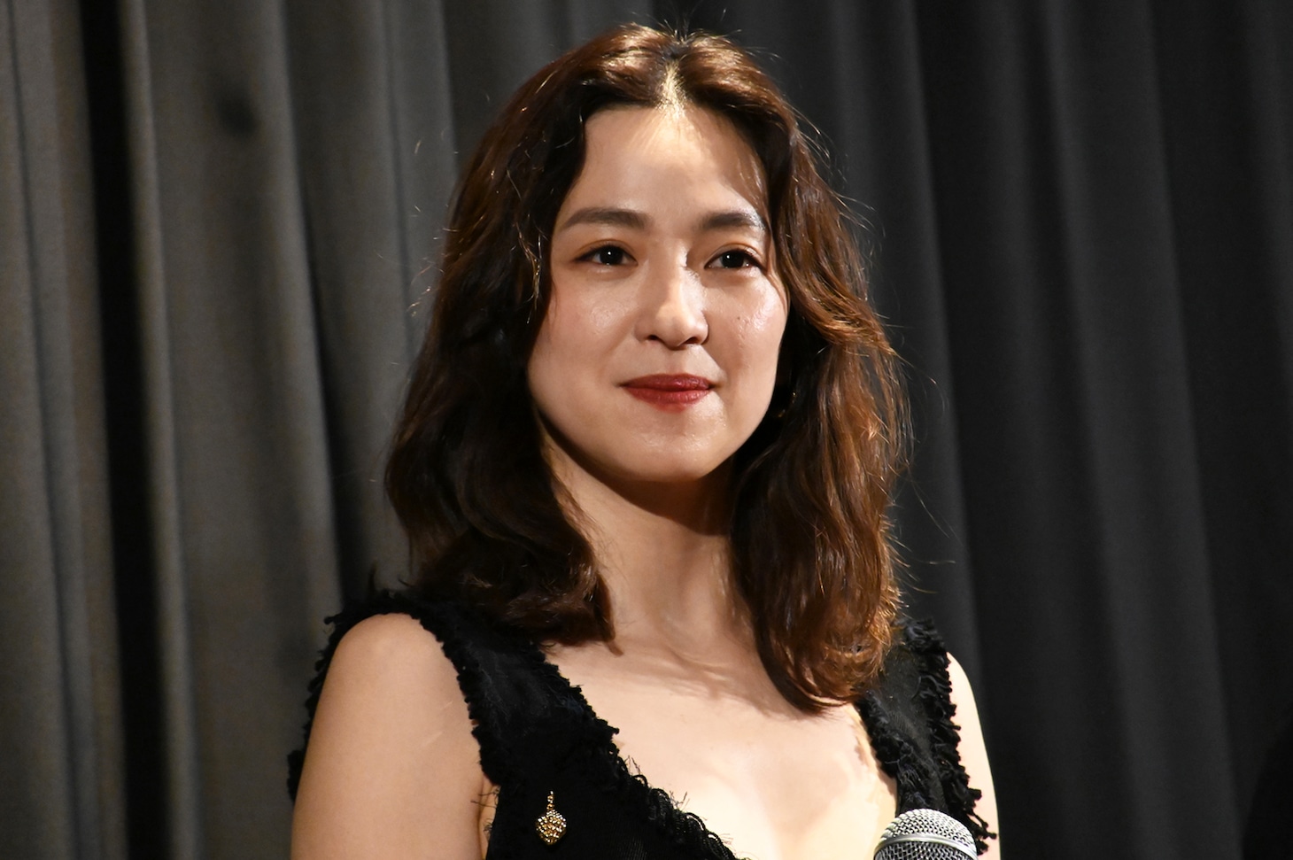 映画「災 劇場版」公開記念舞台挨拶に登壇した中村アン