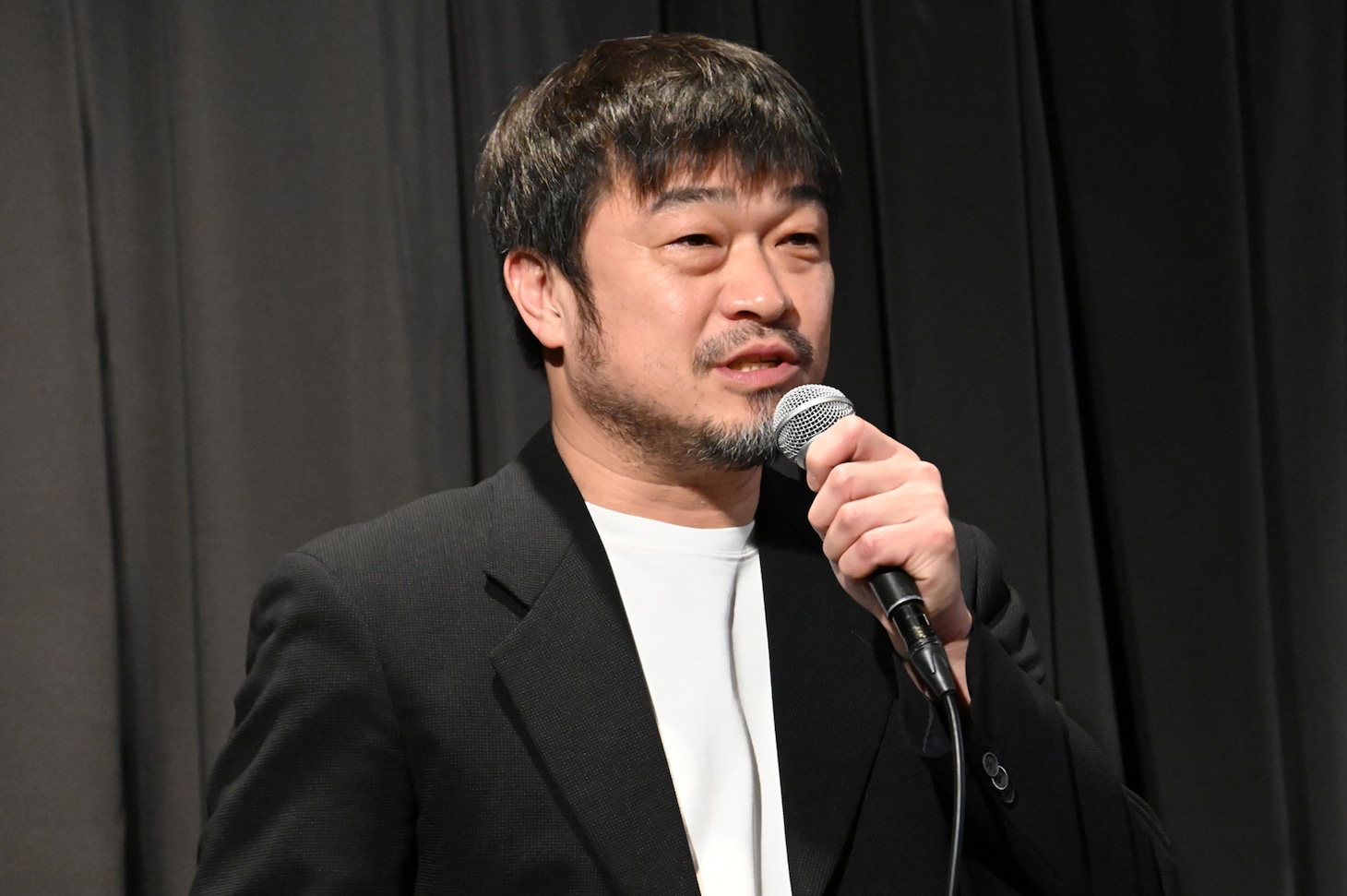 映画「災 劇場版」公開記念舞台挨拶に登壇した竹原ピストル