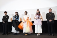 「超かぐや姫！」劇場公開記念舞台挨拶の様子。左から入野自由、永瀬アンナ、夏吉ゆうこ、早見沙織、山下清悟