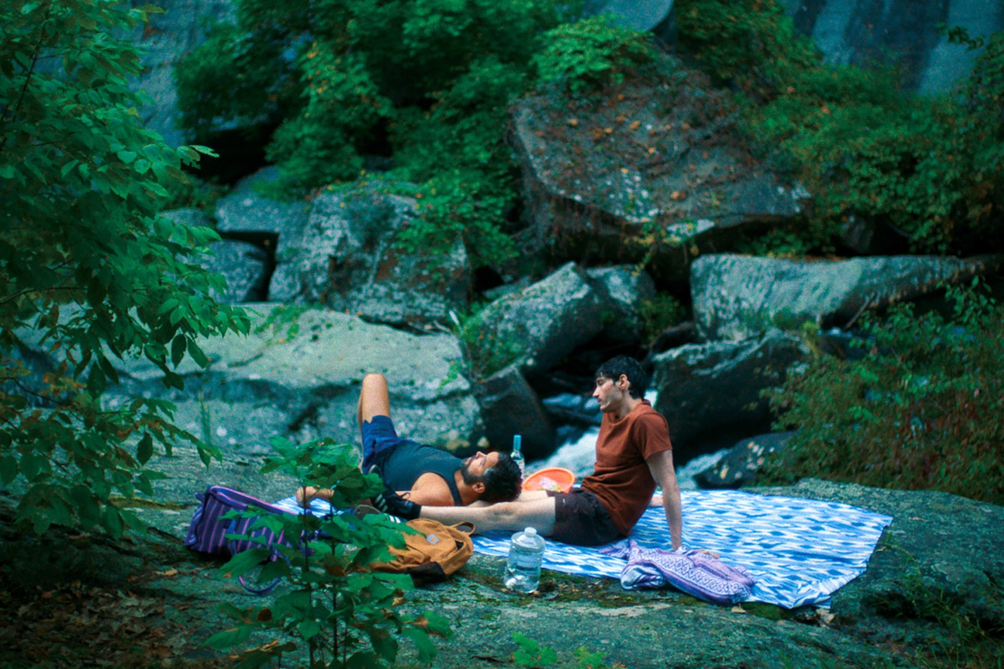 映画「ドランクヌードル」場面写真