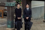 「レンタル・ファミリー」新場面写真。山本真理演じるレンタルファミリー社のスタッフ・中島愛子（左）、木村文演じる最年少スタッフの光太（右）