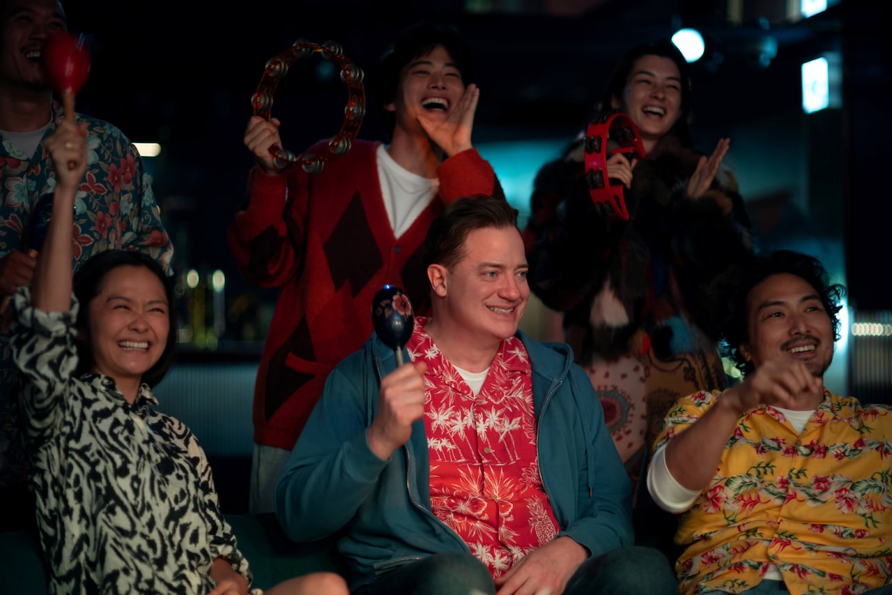 ブレンダン・フレイザー主演作、“レンタル家族”の仕事ぶりを捉えた本編映像と場面写真