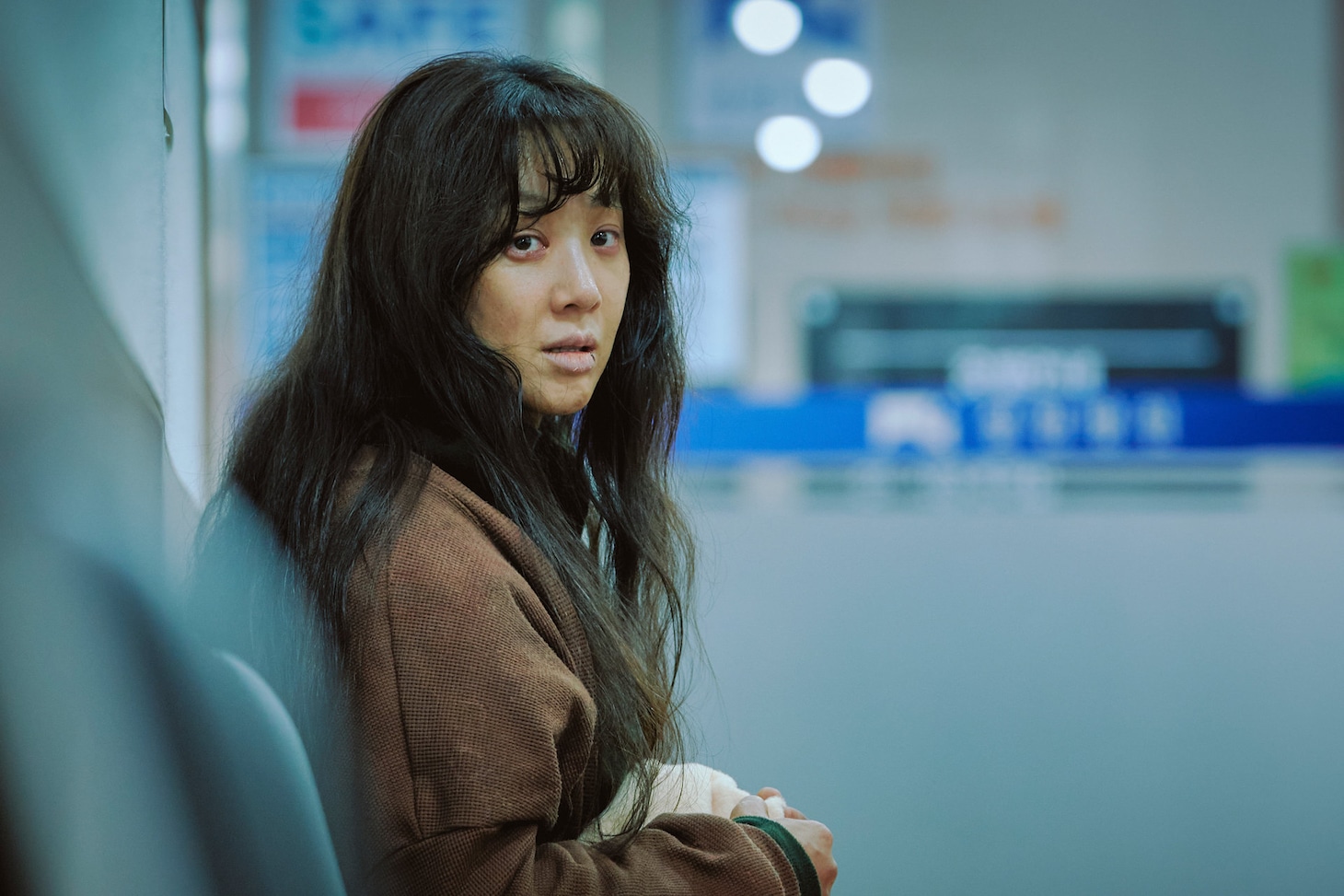 「白い車に乗った女」場面写真