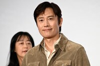 映画「しあわせな選択」ジャパンプレミアに登壇したイ・ビョンホン。映画のプロモーションで来日したのは9年ぶりだそう